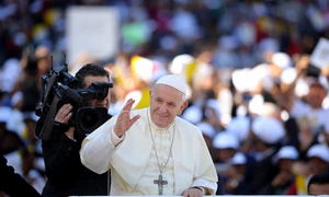 Papa Francisc a vizitat ceke mai importante locuri pentru catolici dar şşi pentru ortodocşi în timpul scurtei sale vizie în România  jpeg