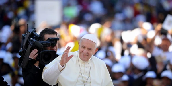 Papa Francisc a vizitat ceke mai importante locuri pentru catolici dar şşi pentru ortodocşi în timpul scurtei sale vizie în România  jpeg