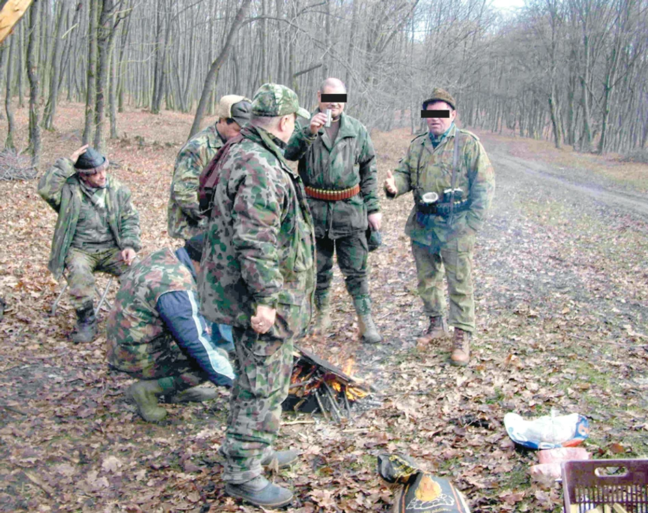 
    Doi pădurari au fost răniţi  de urs  
