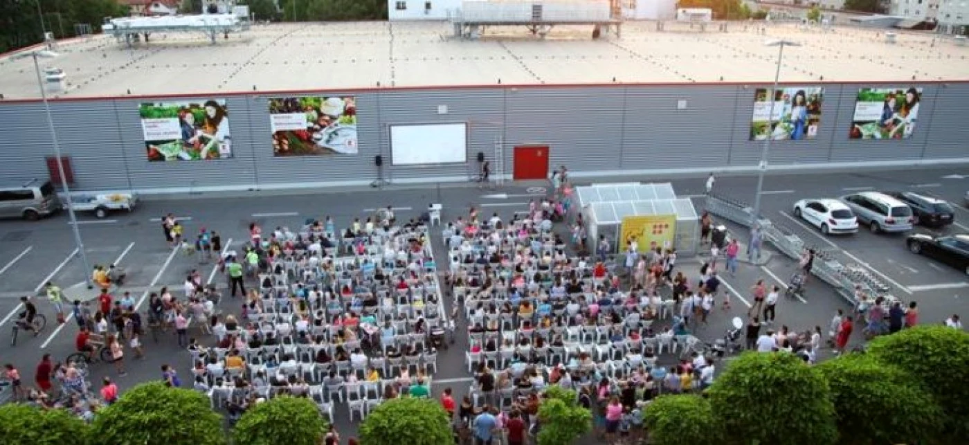 Seară de film în aer liber FOTO kaufland.ro
