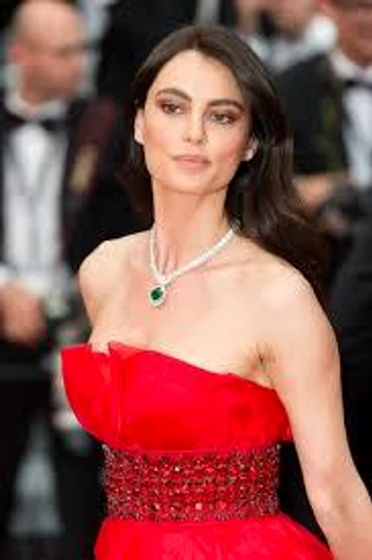 2 catrinel menghia jpg jpeg