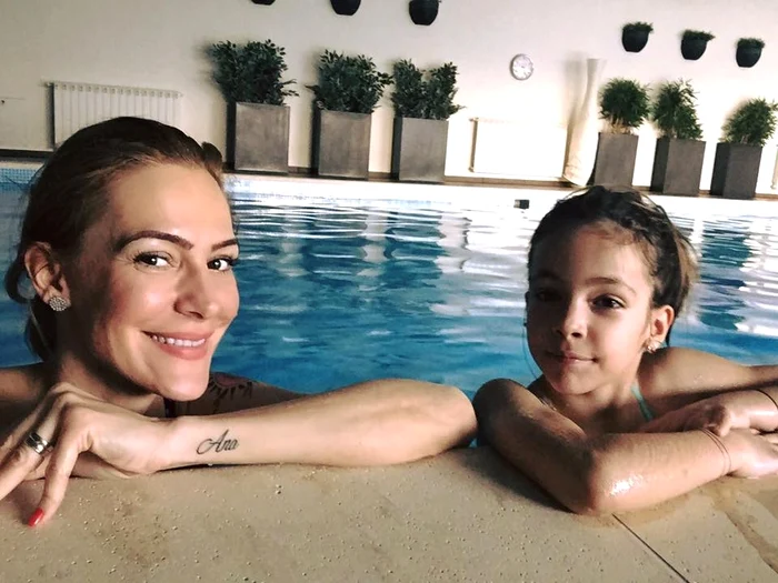 
    Fiica Roxanei seamănă leit cu mama ei!  