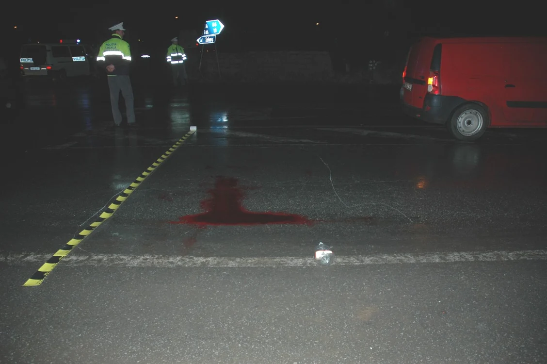 La locul accidentului a rămas o baltă de sânge