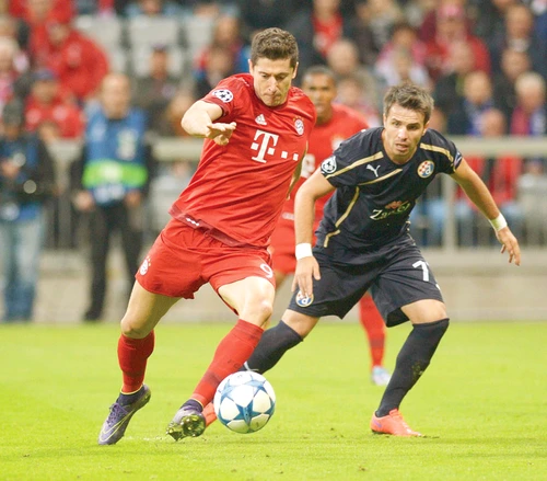 Fundaşul Alexandru Măţel a greşit grav la primul gol încasat de echipa sa, Dinamo Zagreb, în meciul cu BayernFoto: GettyImages