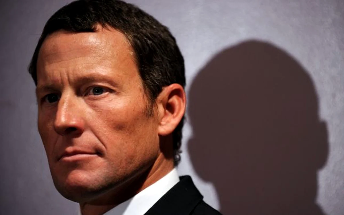 Lance Armstrong a fugit de la locul accidentuluiFoto: AFP
