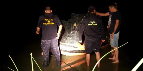 tigari de contrabanda cu barca pe dunare la Mehedinti FOTO STPF Mehedinti