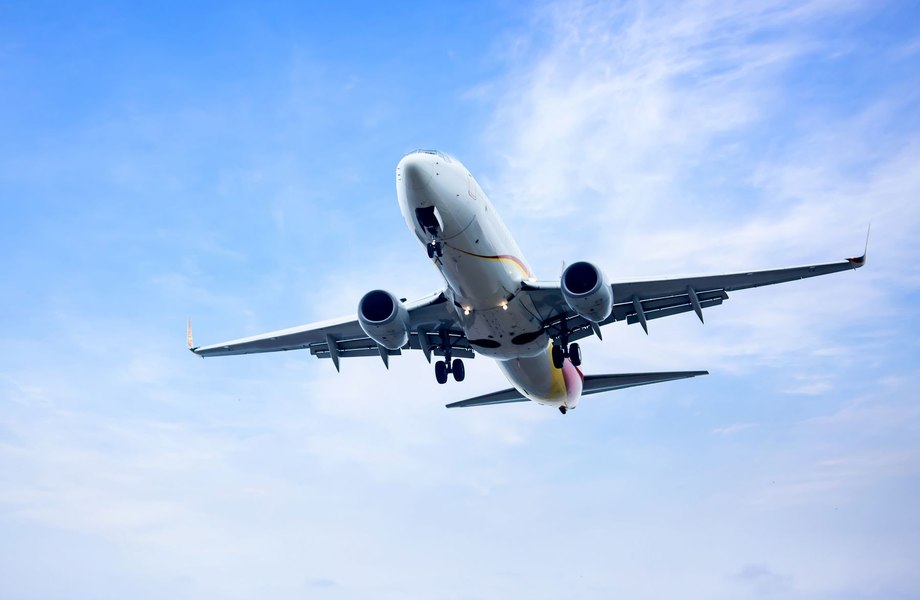 Un bărbat a încercat să deschidă ușa avionului în care se afla în timpul unui zbor  