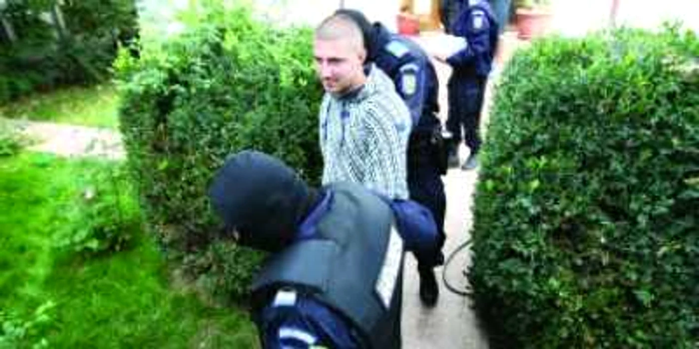 Craiova:EXCLUSIV/ Justiţia din România, batjocorită de Covei pe Hi5