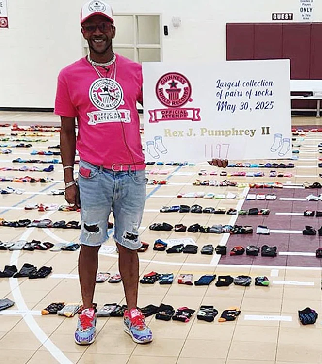 Rex J  Pumphrey  este obsedat  de şosete. SURSĂ FOTO: GUINNESS WORLD RECORDS