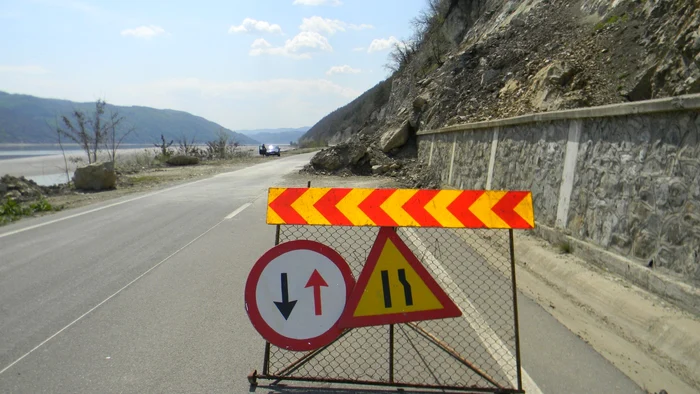 Se circulă cu greutate între Moldova Nouă şi Orşova
