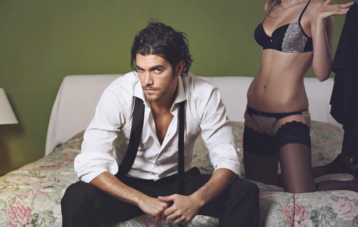 Perfecţioniştii sexuali se arată dezamăgiţi în mod ostentativ atunci când actul sexual nu evoluează aşa cum se aşteaptă, nu se feresc să-şi critice partenerele de viaţă şi nu pun preţ pe conectarea emoţională, ci doar pe partea fizică a actului sexual. etc. FOTO womenshealthmag.com