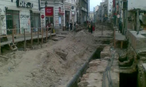 S a descoperit o parte din zidul Curţii Domneşti din Bucureşti jpeg