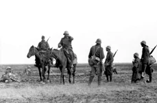 Soldați români pe Frontul de Est (© Das Bundesarchiv Bild 101I-218-0502-32)