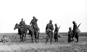 Soldați români pe Frontul de Est (© Das Bundesarchiv Bild 101I-218-0502-32)