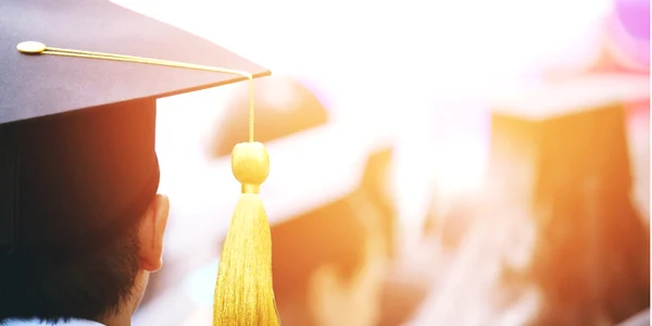 abslvent facultate liceu FOTO Shutterstock