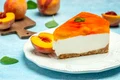 Cheesecake cu piersici  Sursa foto shutterstock 2277949559 jpg