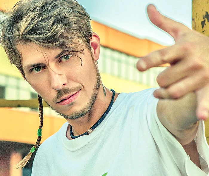 
    Alexandru Salaman,  alias Şopârlă, are o nouă  piesă, “Losing My Mind”  