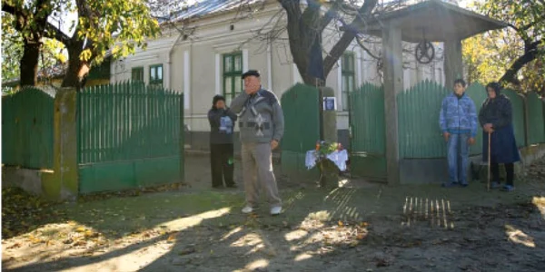 Casa de la Bârca, unde Adrian Păunescu a locuit până la 14 ani