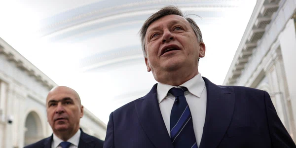 Consiliul Național al PNL pentru validarea lui Crin Antonescu în rolul de candidat al alianței PSD-PNL-UDMR-Minorități la alegerile prezidențiale din mai 2025, desfășurat la Palatul Parlamentului, în București. FOTO Inquam Photos / Octav Ganea