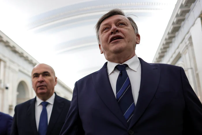 Crin Antonescu, candidatul Coaliției PSD-PNL-UDMR la alegerile prezidențiale