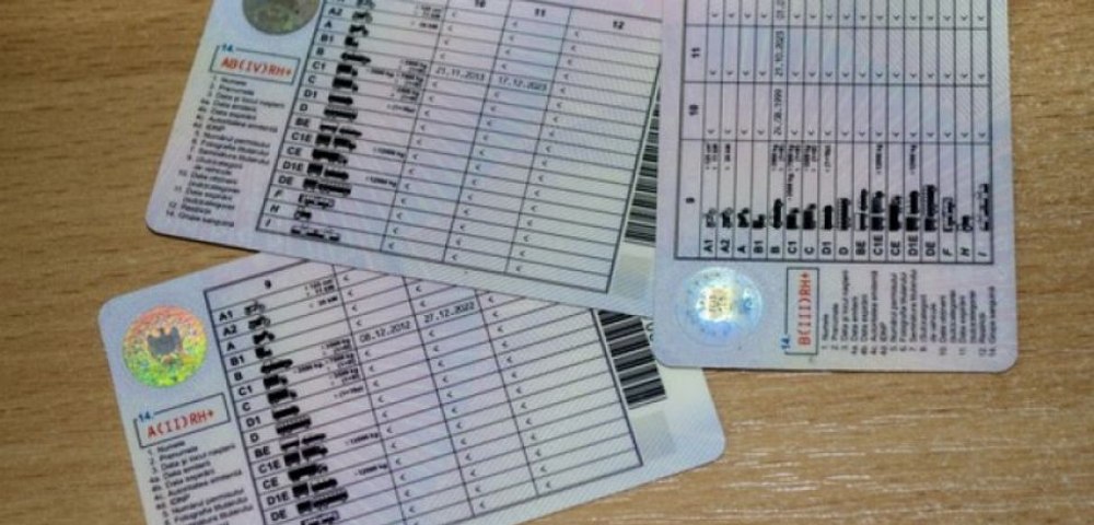 Un român care a cumpărat de pe Facebook un permis fals de conducere s-a dus la poliție să-l reînnoiască