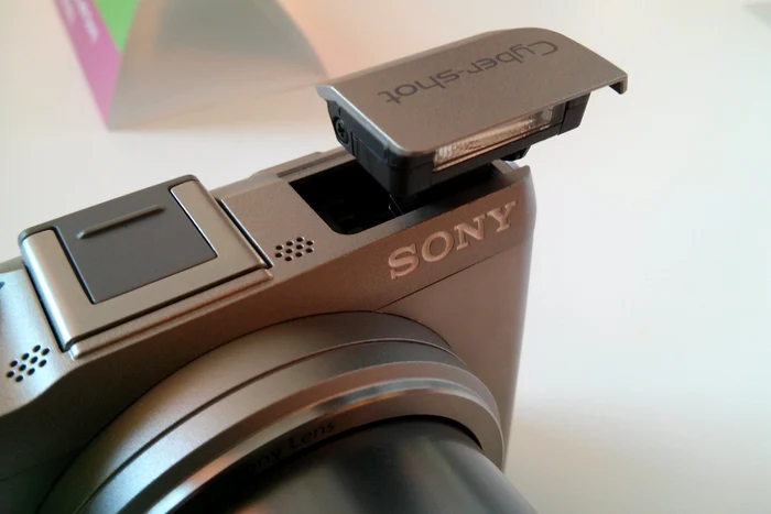 Sony HX50, cea mai bună cameră foto compactă. FOTO Răzvan Băltăreţu/Adevărul