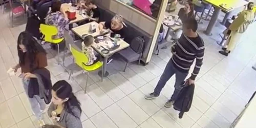 Hoții care au furat un portofel dintr-un restaurant McDonald's FOTO Opinia Timișoarei