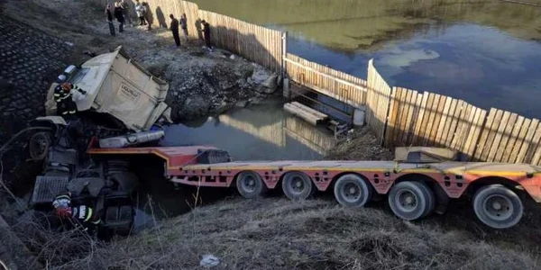 accident Vâlcea foto IPJ Vâlcea jpg