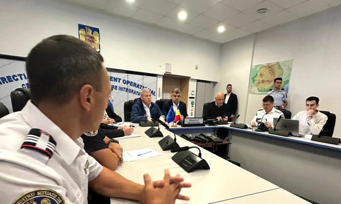 Premierul Ciolacu, la comandamentul de la MAI FOTO: FB