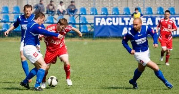 FOTBAL: ACU Arad a rămas în Liga a II-a, Liberty Oradea, nu