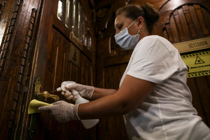 Liviu, fratele lui Mugur Mihăescu, a studiat cu atenție noile reguli