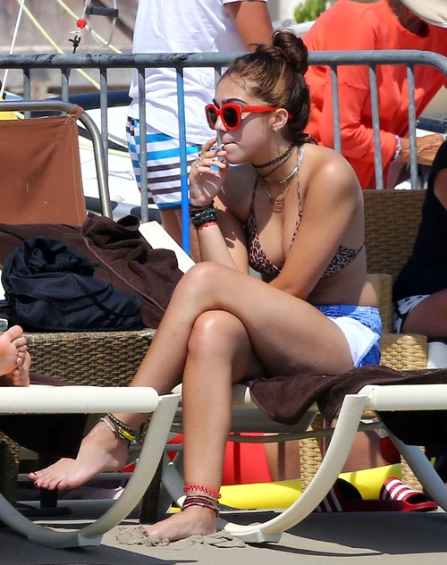 lourdes leon hepta 1744273 jpeg