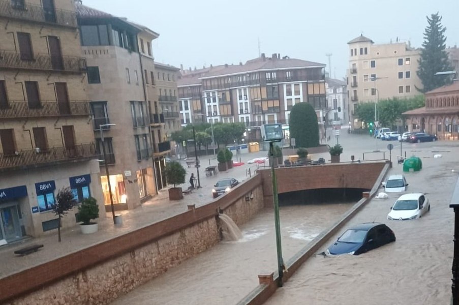 Furtuni violente în Spania, în zone unde locuiesc mulți români. Sunt două persoane dispărute, iar oamenii sunt evacuați