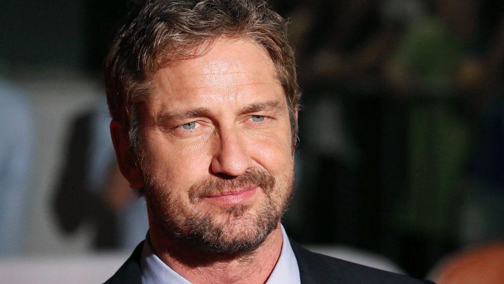 Noua cucerire a lui Gerard Butler. Cine este iubita cu 25 de ani mai tânără decât el