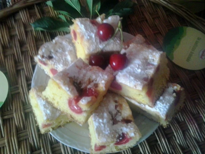 
    Prăjitură cu vişine  