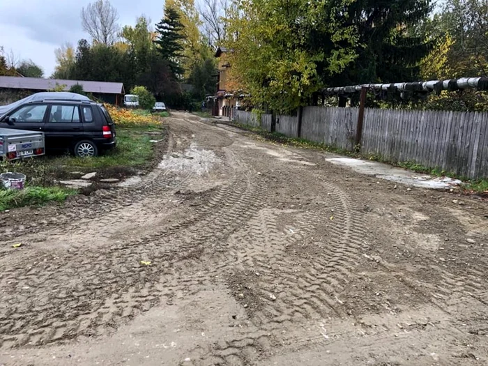 Stradă neasfaltată din cartierul cunoscut sub numele de Colonia ACH FOTO: Denis Grigorescu