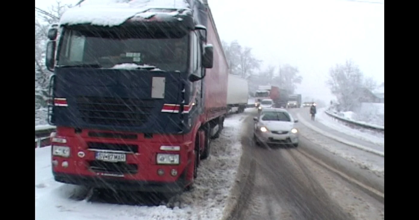 Poliţiştii spun că situaţia de pe drumurile din Suceava s-ar putea înrăutăţi. Foto: Sandrinio Neagu