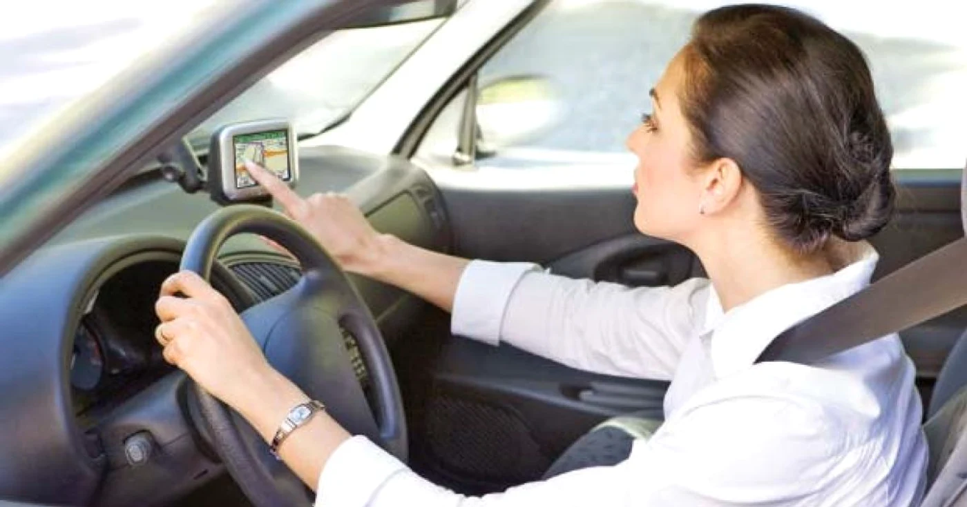 Uneori, dispozitivul de încredere al multor şoferi, GPS-ul, îi poate pune pe aceştia pe piste greşite FOTO Shutterstock
