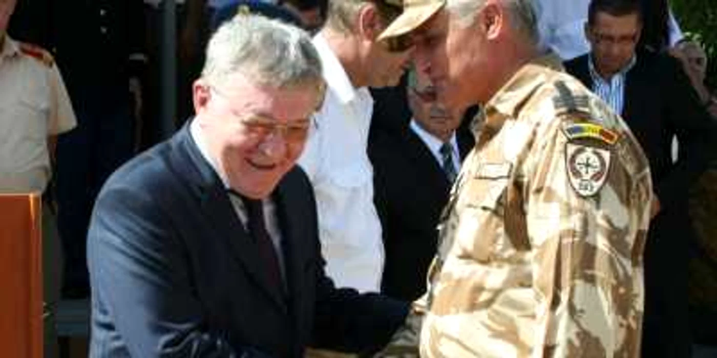 Ministrul Apărării Naţionale, generalul Corneliu Dobriţoiu 