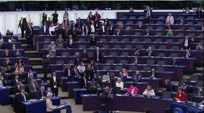 Mai mulți eurodeputați cântat „Bella ciao, bella ciao!” în plenul PE/FOTO: Captură video