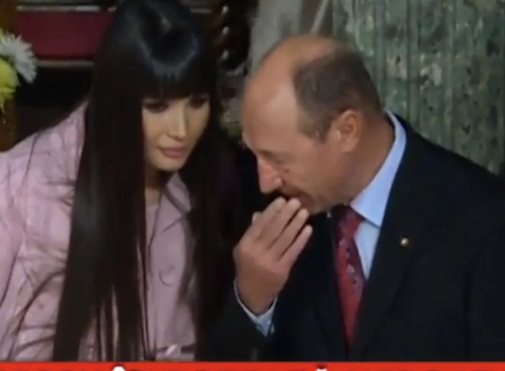Botez nepoata lui Băsescu (CAPTURI FOTO REALITATEA)
