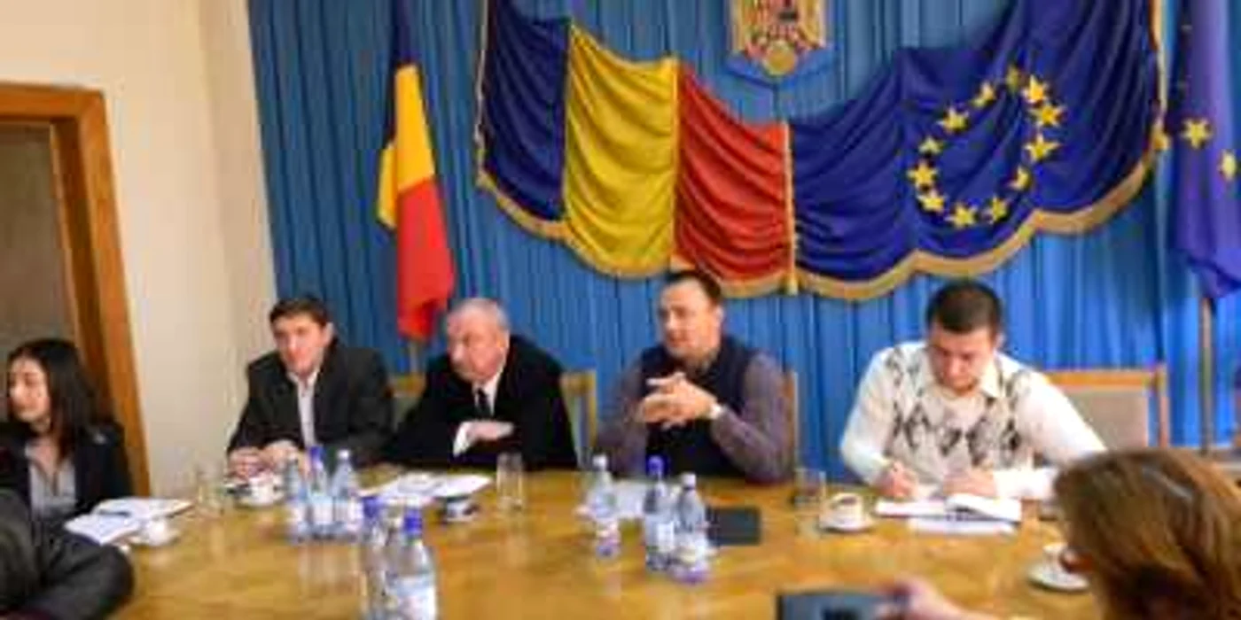Întâlnirea a avut loc în sala de ședințe a Prefecturii Vaslui