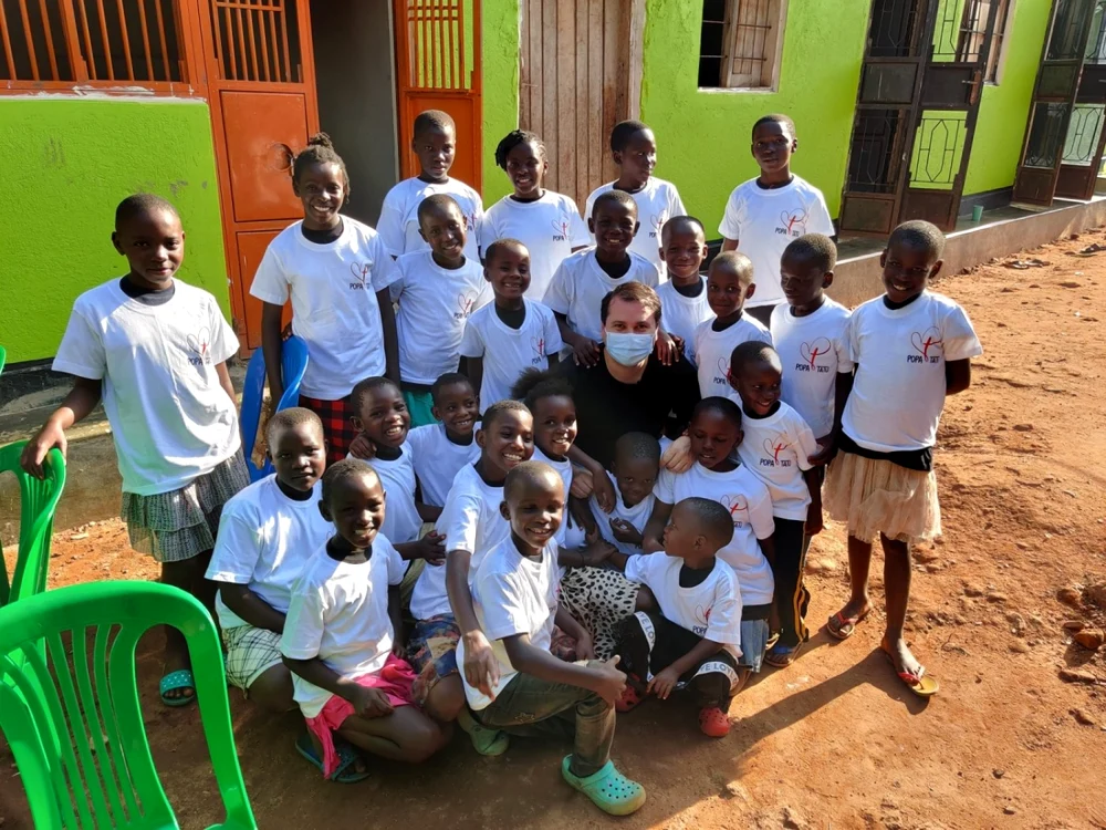 calarasi copii din Africa FOTO Faceb/Mihaela si Mihai Brasov
