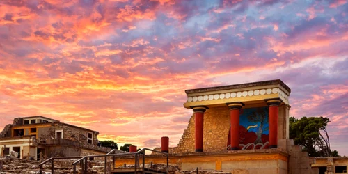 Palatul Knossos din Heraklion Creta în Grecia Foto Greek Mythology Gods jpg