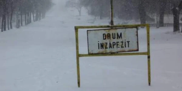 Un drum inzapezit din judetul Neamt