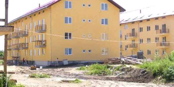 Fetița locuiește într-un bloc de pe strada Tarafului