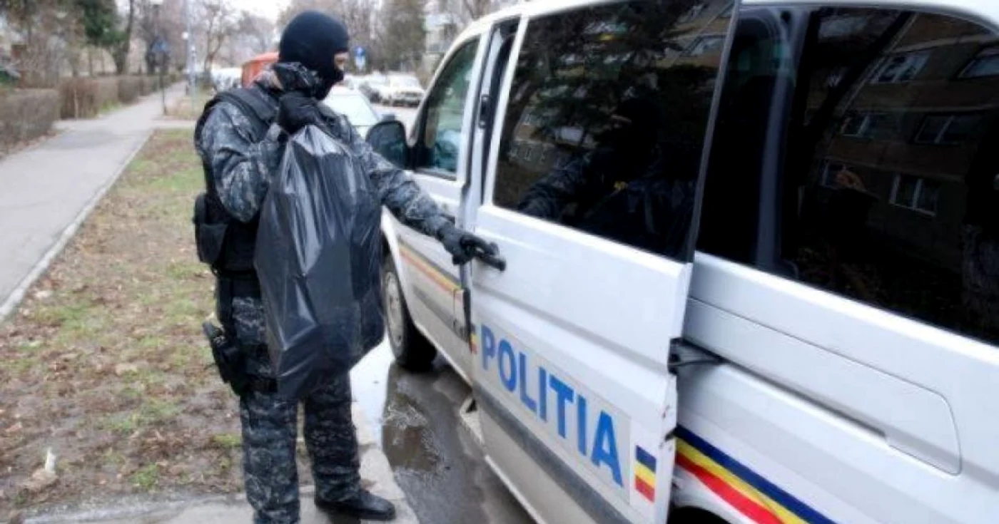 Poliţia a intervenit la aproximativ 2.500 de evenimente la nivel naţional FOTO Adevărul
