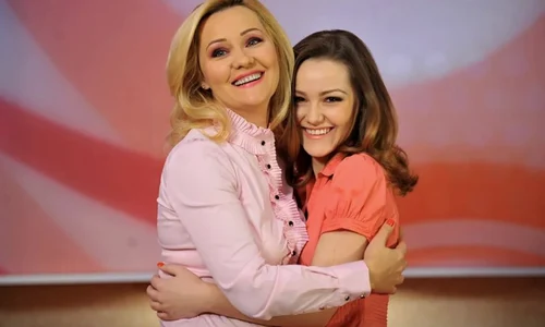 Elena Lasconi si Oana Lasconi FOTO okMagazine jpg
