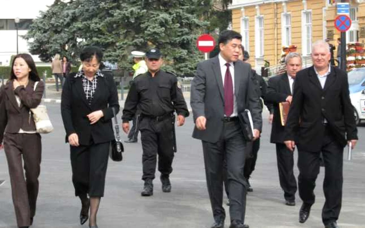Investitorii chinezi s-au arătat interesaţi de mai multe companii de stat din România