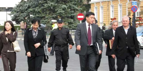 Edilii din Râmnicu Vâlcea caută investitori chinezi pentru Oltchim